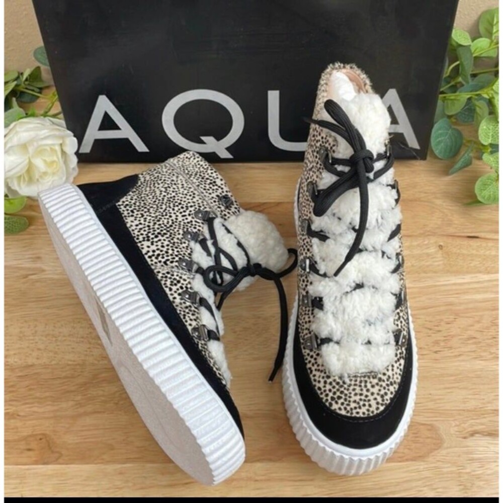 NIB Aqua Womens Faux Fur Lace-Up Casual and Fashion Sneakers Tan Animal Print 6M